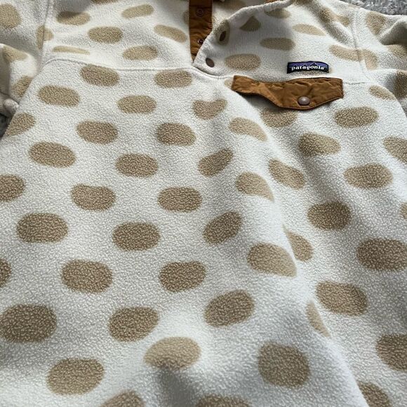 Patagonia synchilla t strap white and cream polka dot xs - Picture 2 of 7